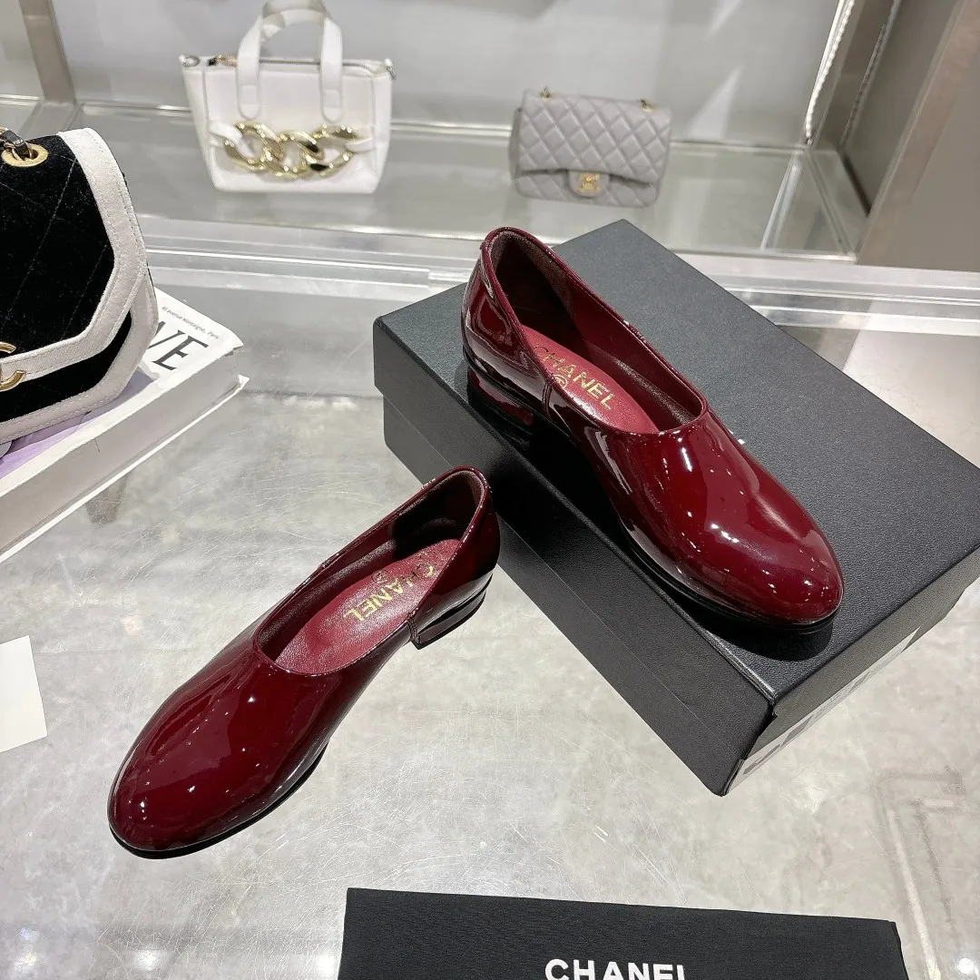 👟👟Ex-factory price 380👟👟 Genuine leather sole +40 25C early spring new Chanel loafers; fabric: patent leather: color black; white; burgundy, code number: 5-40; (custom-made 41 custom-made non-refundable)